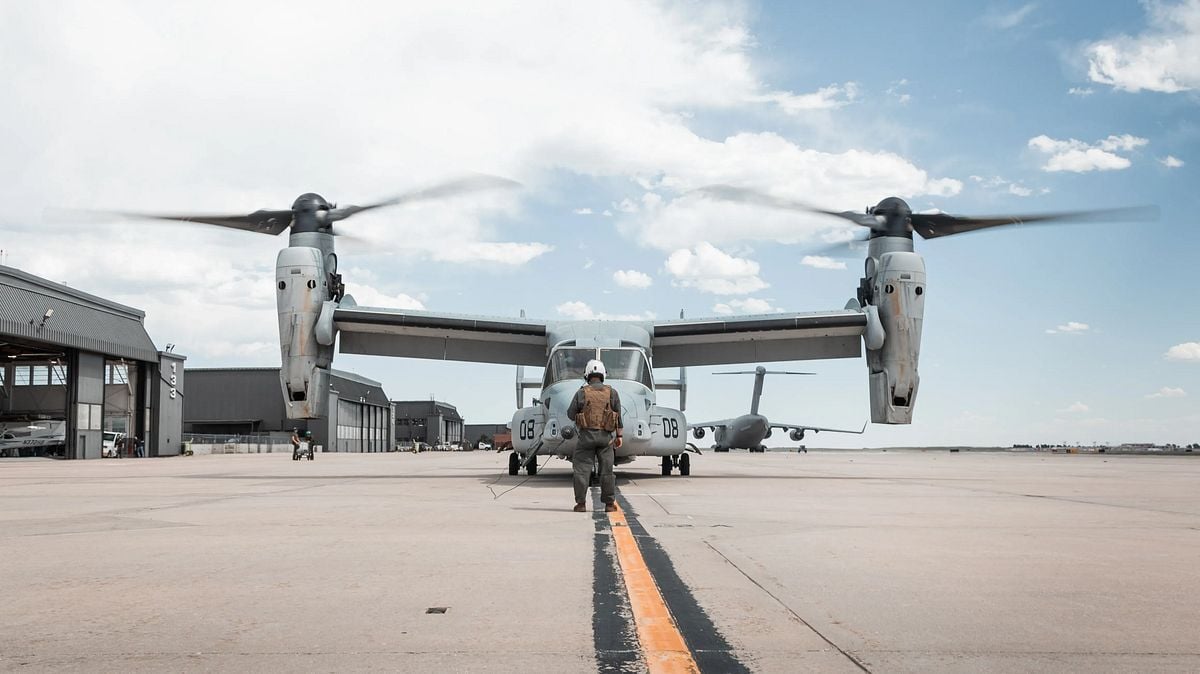 Marine observes MV-22 Osprey startup at Colorado air base
